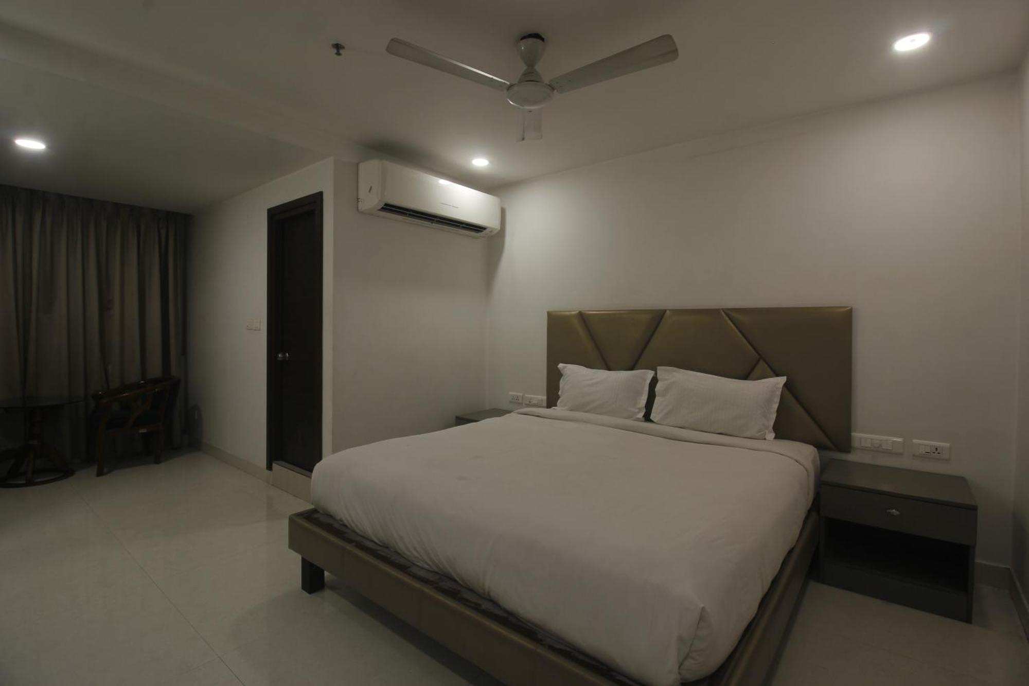 Hotel Ssr Grand Hyderabad Eksteriør bilde