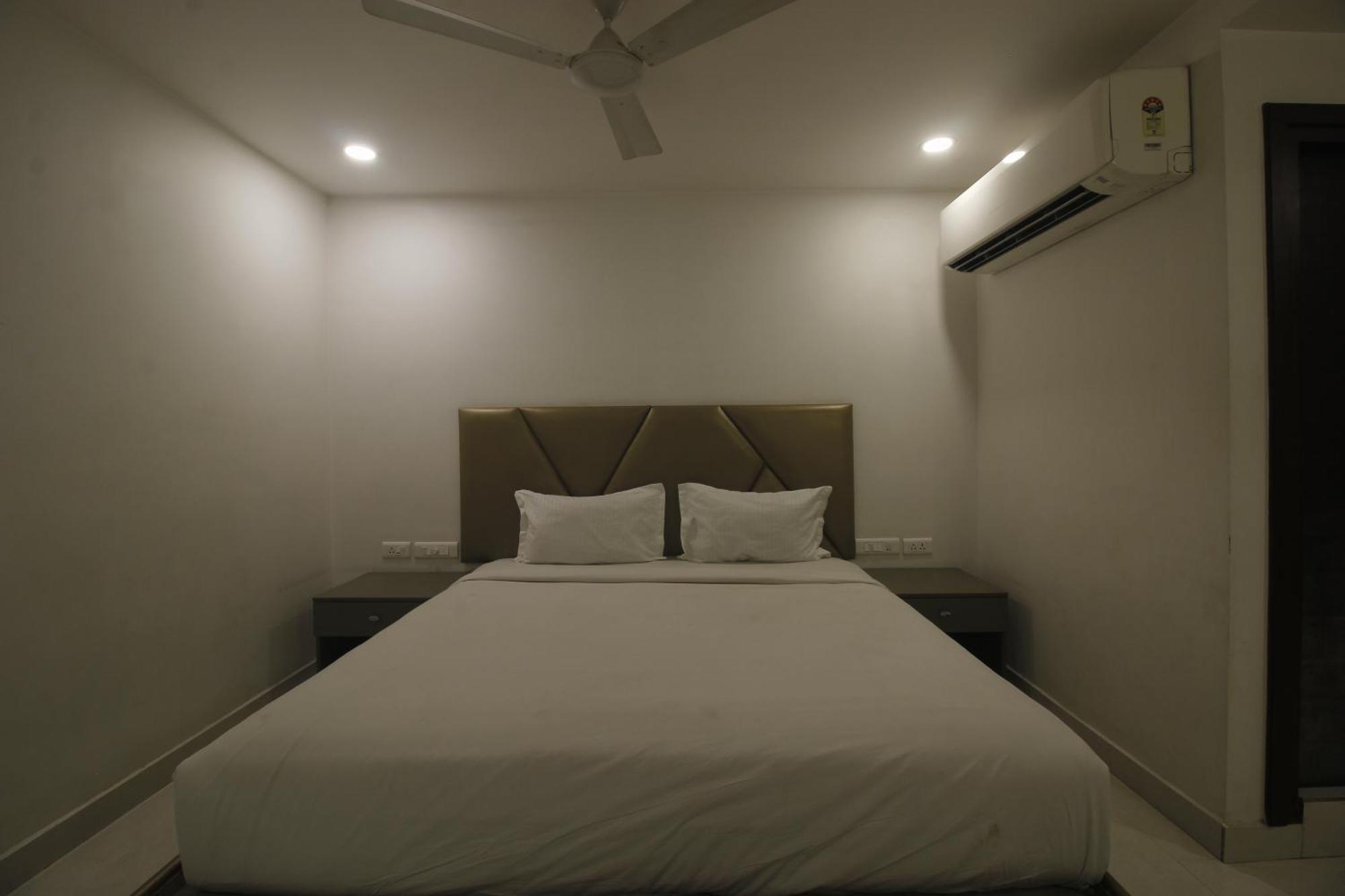 Hotel Ssr Grand Hyderabad Eksteriør bilde